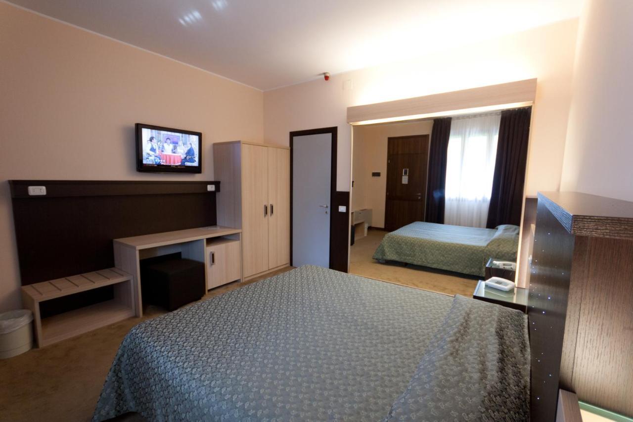 Hotel Campana Reggio Emilia Exterior foto